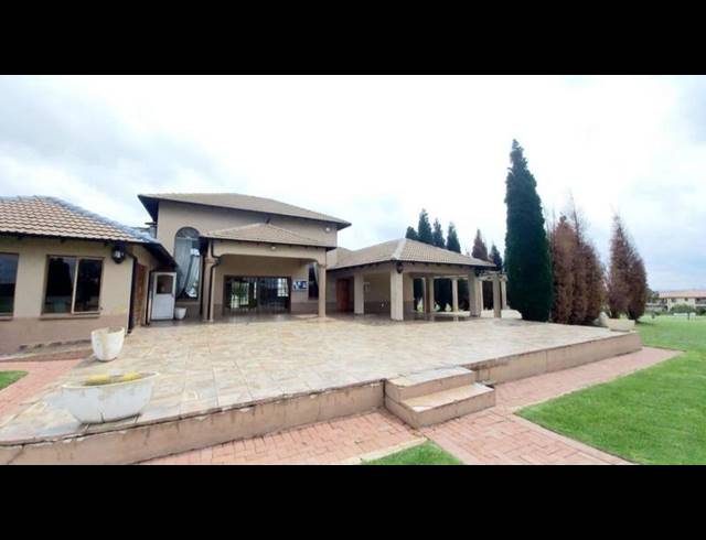 2 BEDROOM PROPERTY TO RENT IN PARKRAND